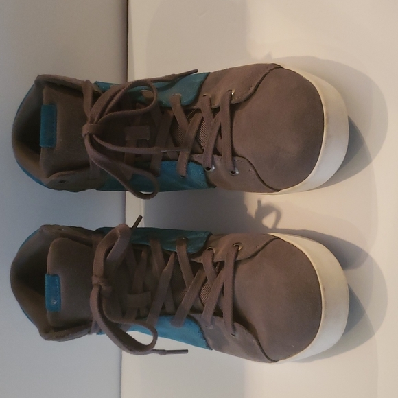 Volcom High Top Women Size 9 (Pre Owned) - Picture 1 of 6